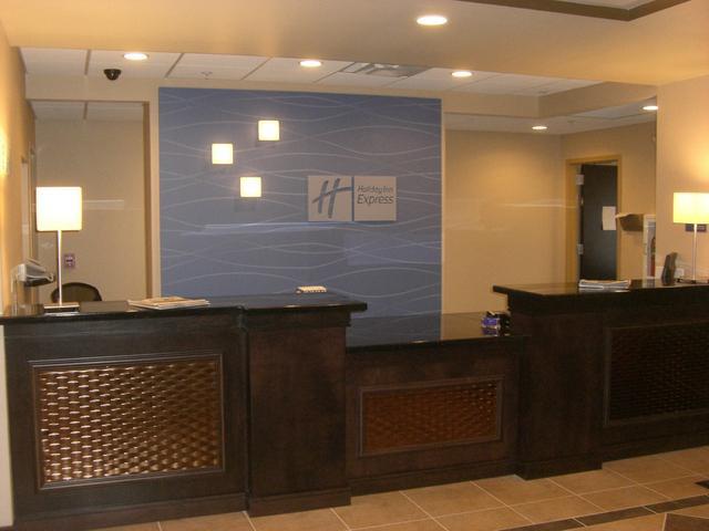Holiday Inn Express Hotel & Suites Newport South By Ihg Esterno foto