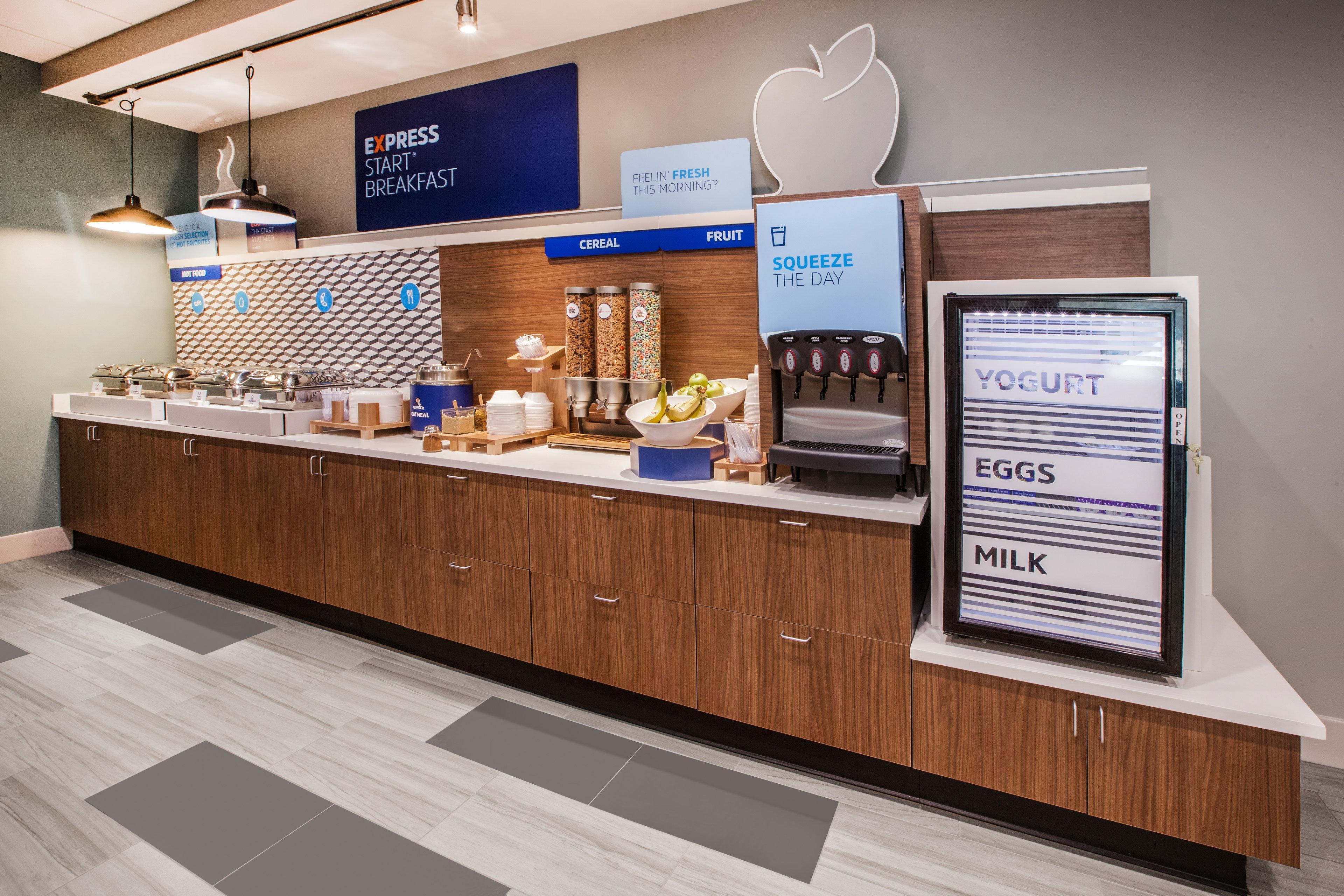 Holiday Inn Express Hotel & Suites Newport South By Ihg Esterno foto