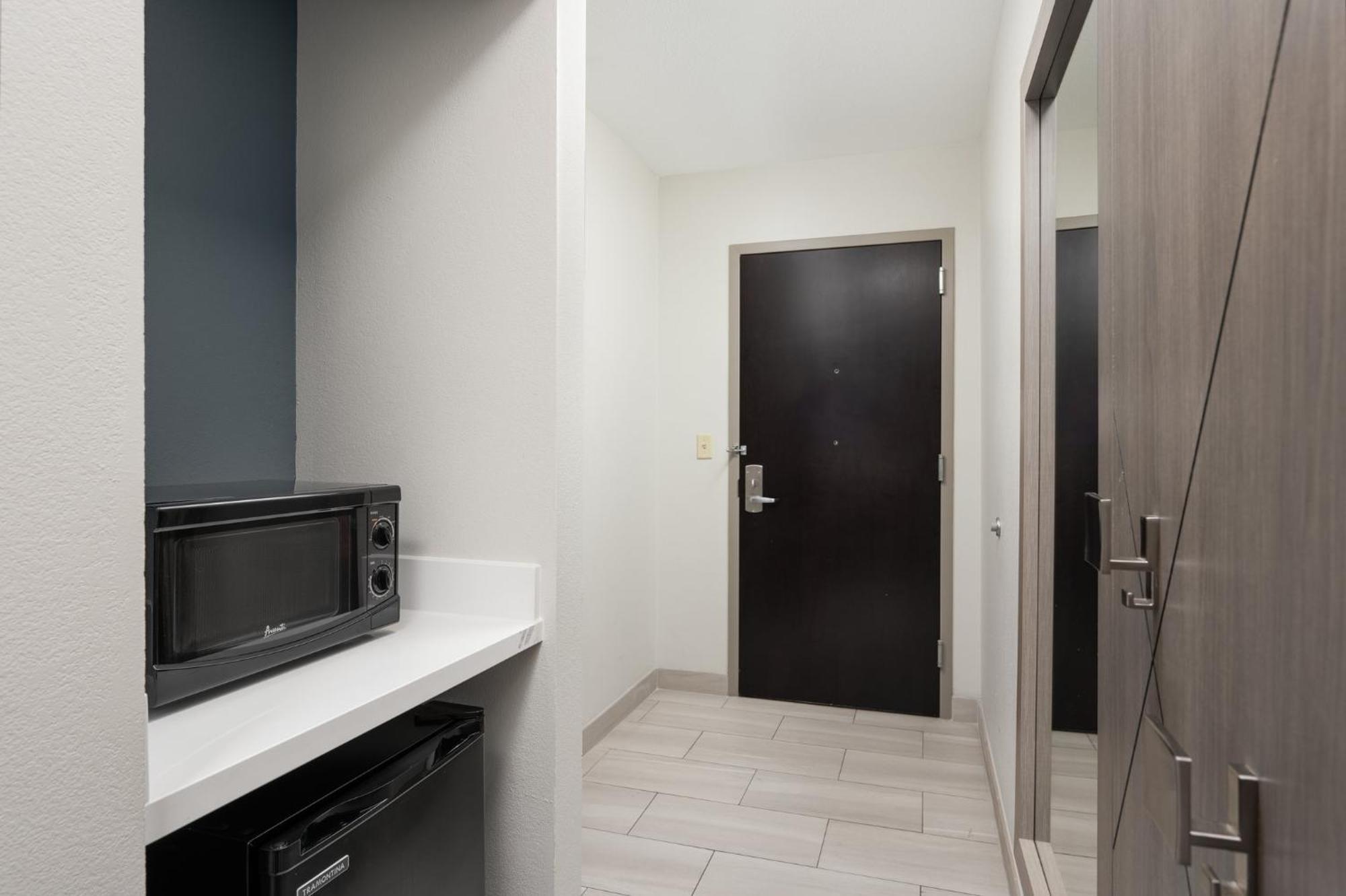 Holiday Inn Express Hotel & Suites Newport South By Ihg Esterno foto