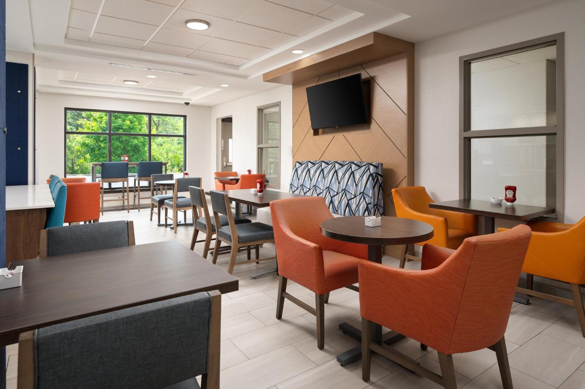 Holiday Inn Express Hotel & Suites Newport South By Ihg Esterno foto