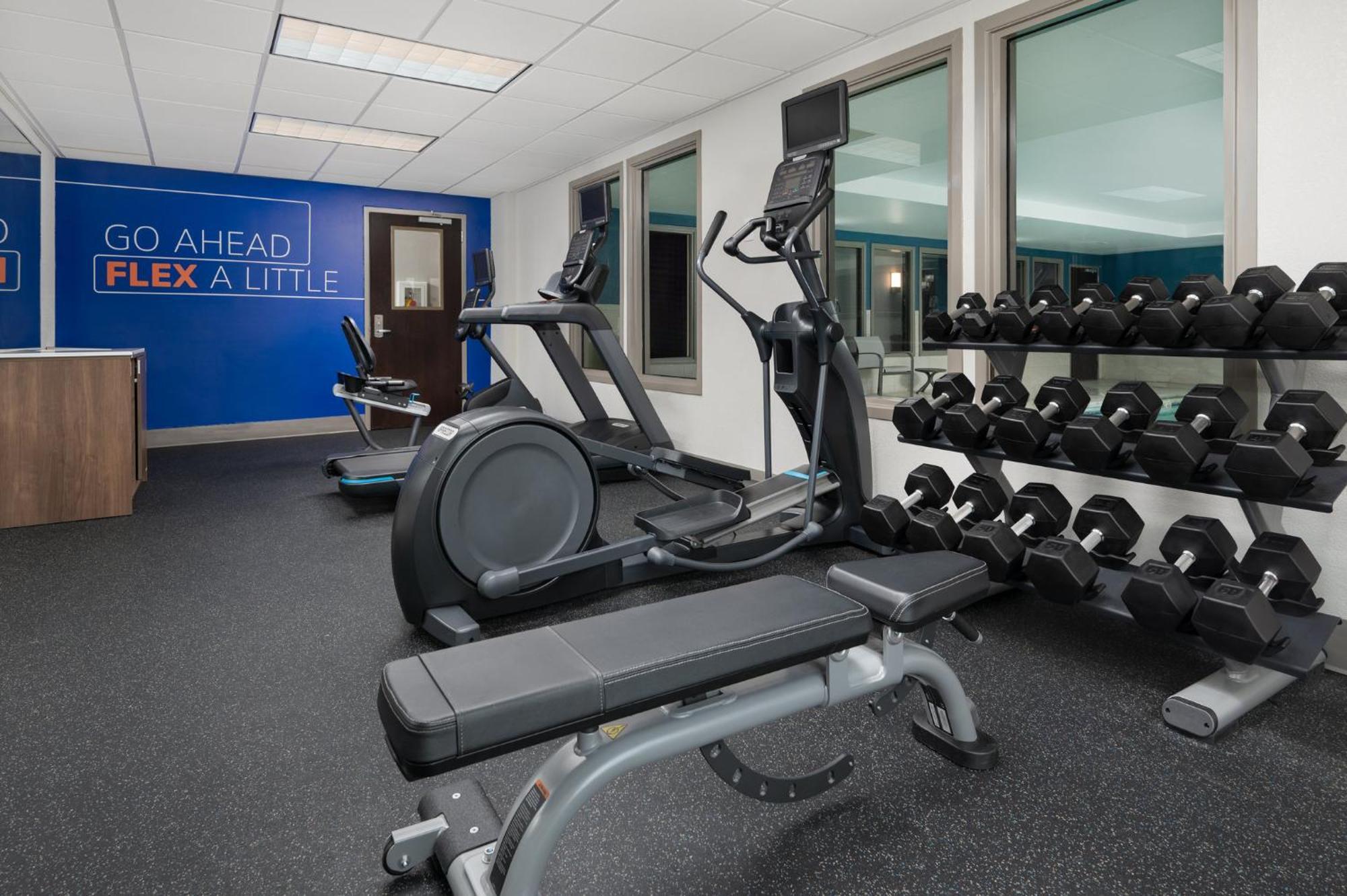 Holiday Inn Express Hotel & Suites Newport South By Ihg Esterno foto