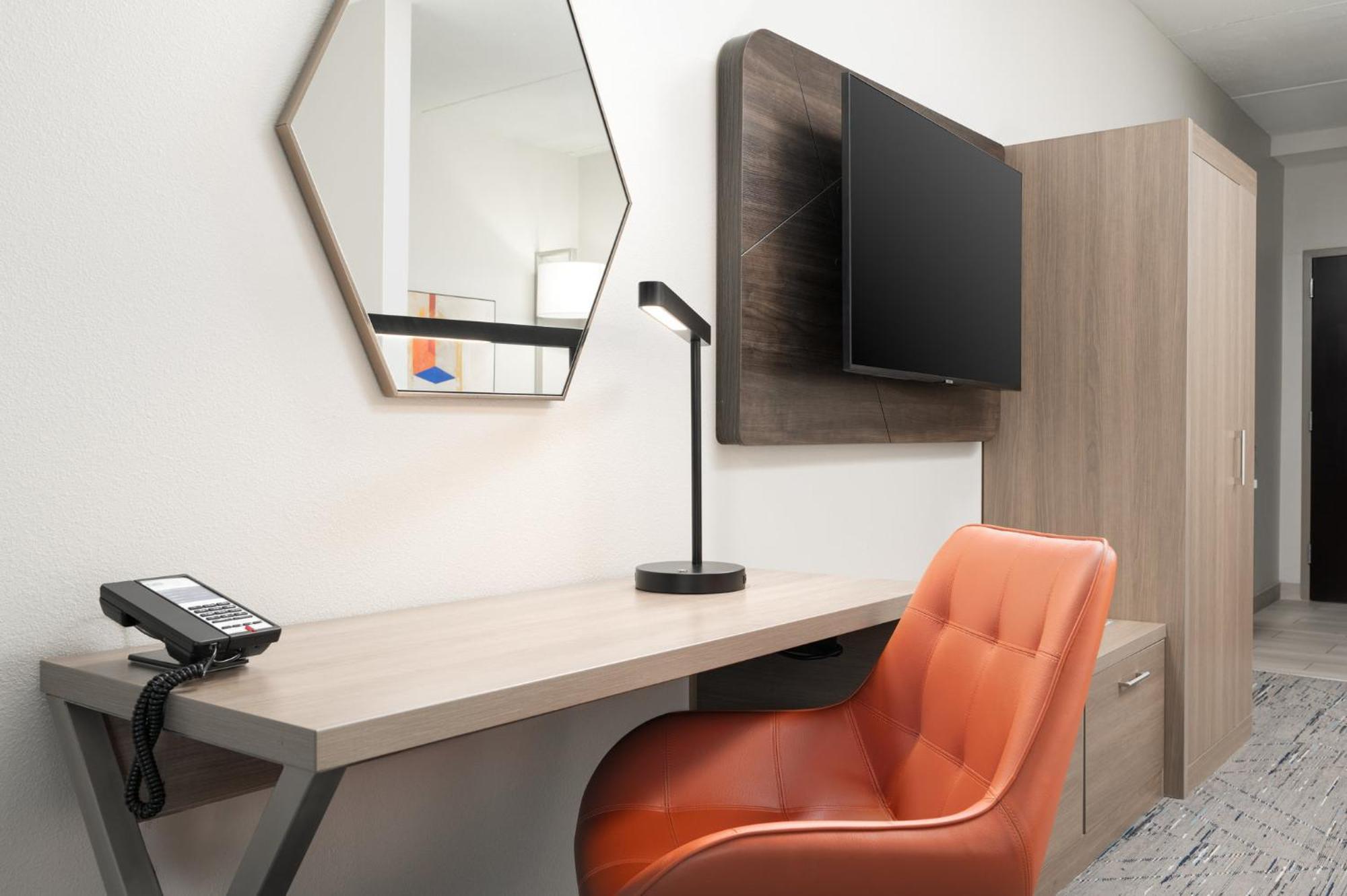Holiday Inn Express Hotel & Suites Newport South By Ihg Esterno foto