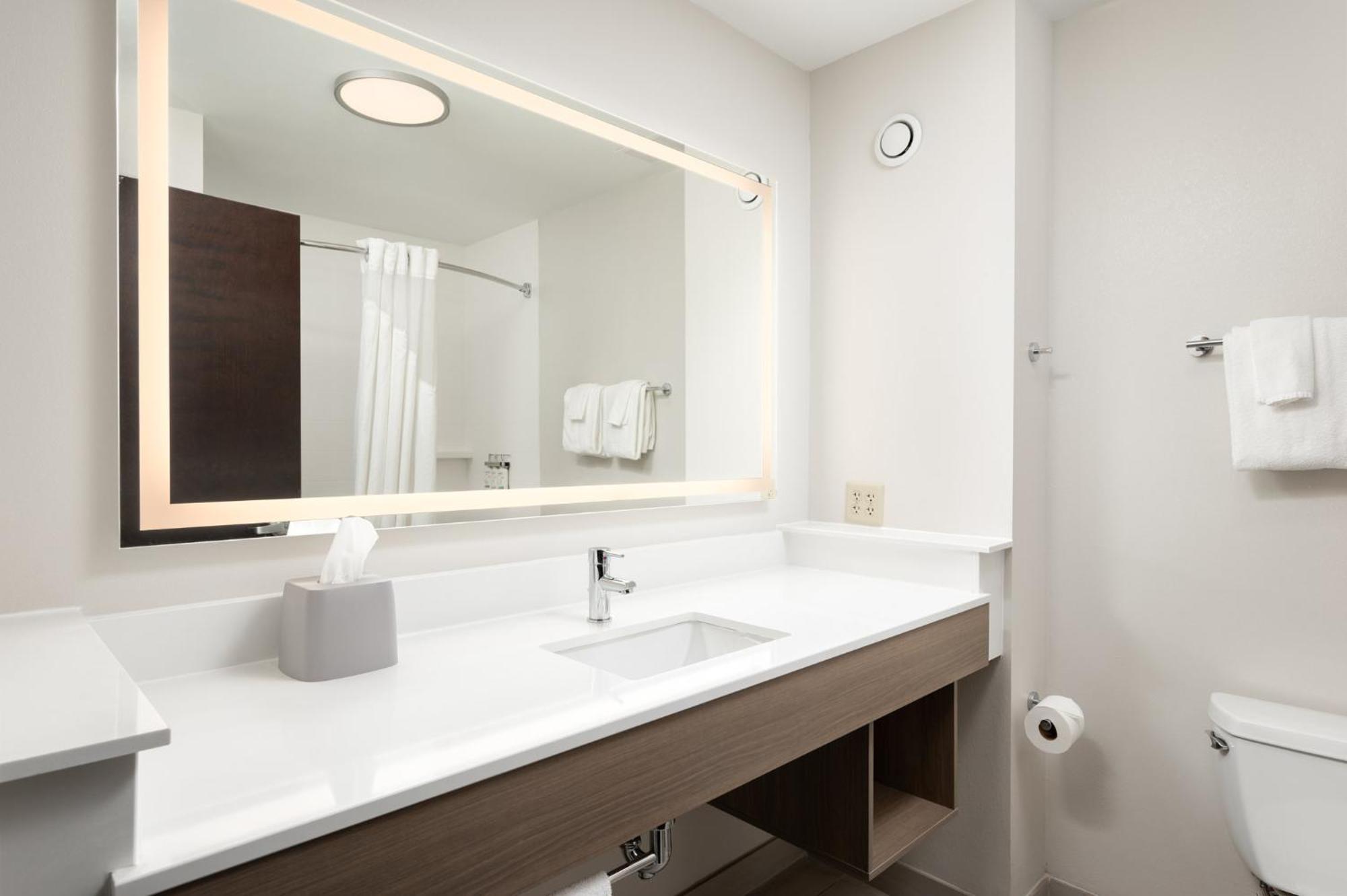 Holiday Inn Express Hotel & Suites Newport South By Ihg Esterno foto
