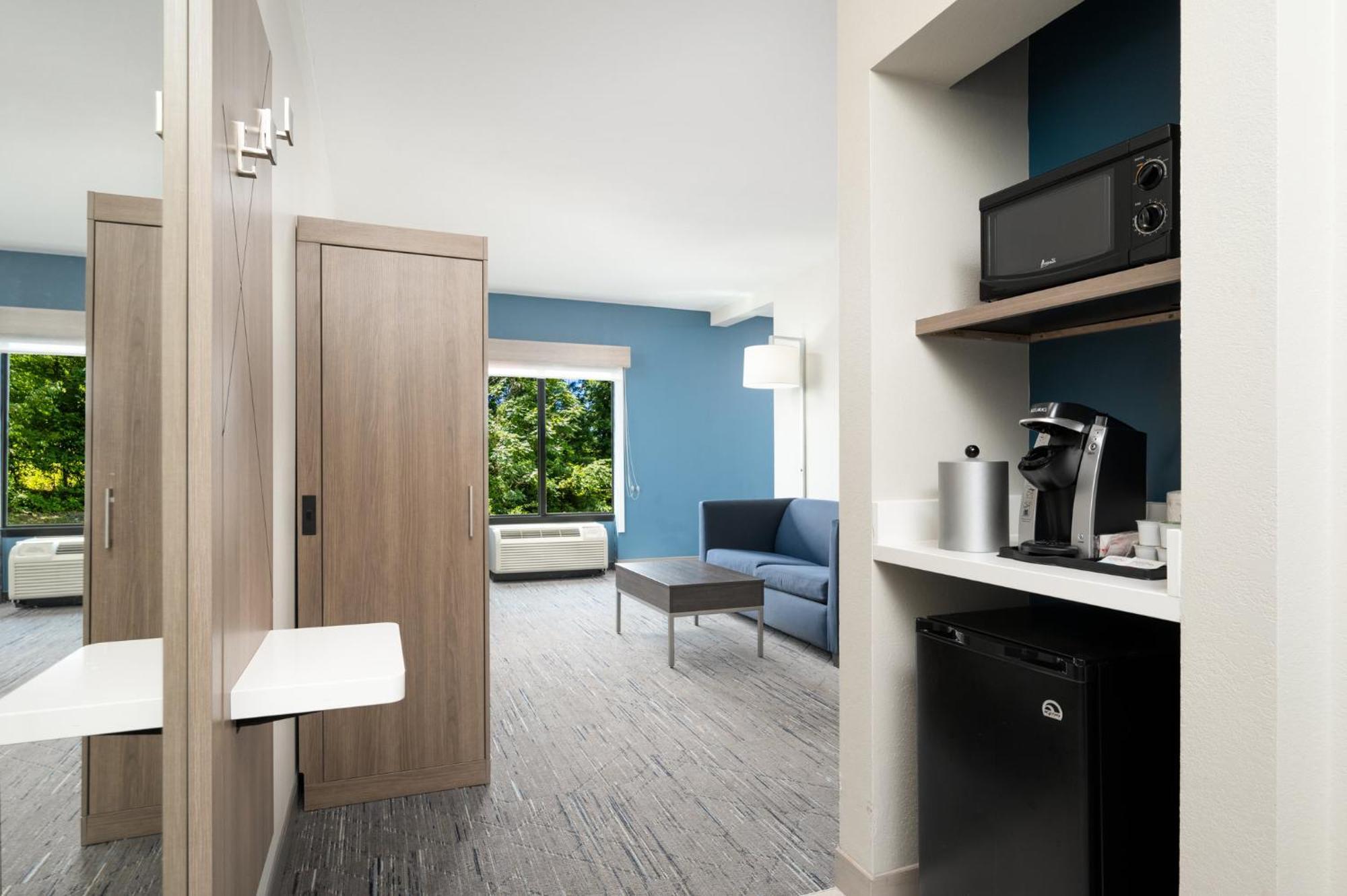 Holiday Inn Express Hotel & Suites Newport South By Ihg Esterno foto
